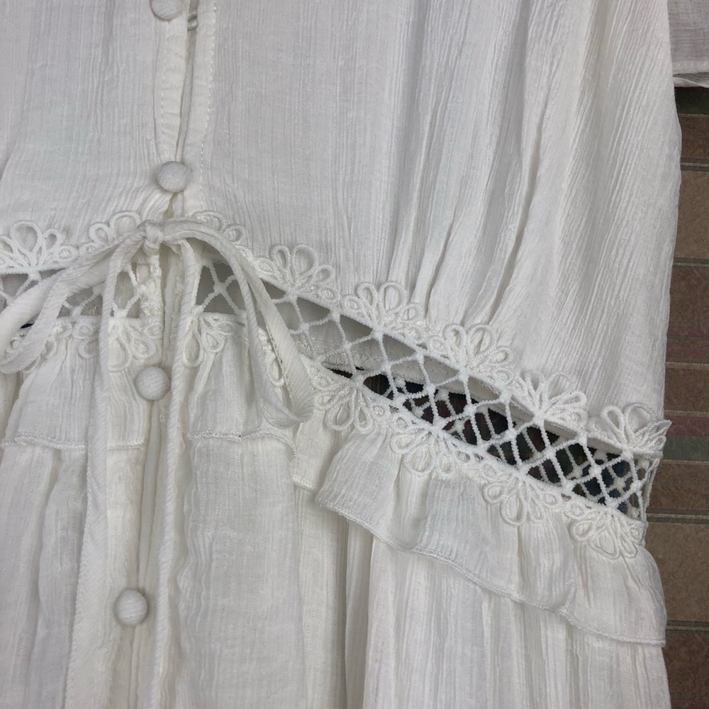 Flutter Sleeve Maxi Dress - Picture 3 of 6